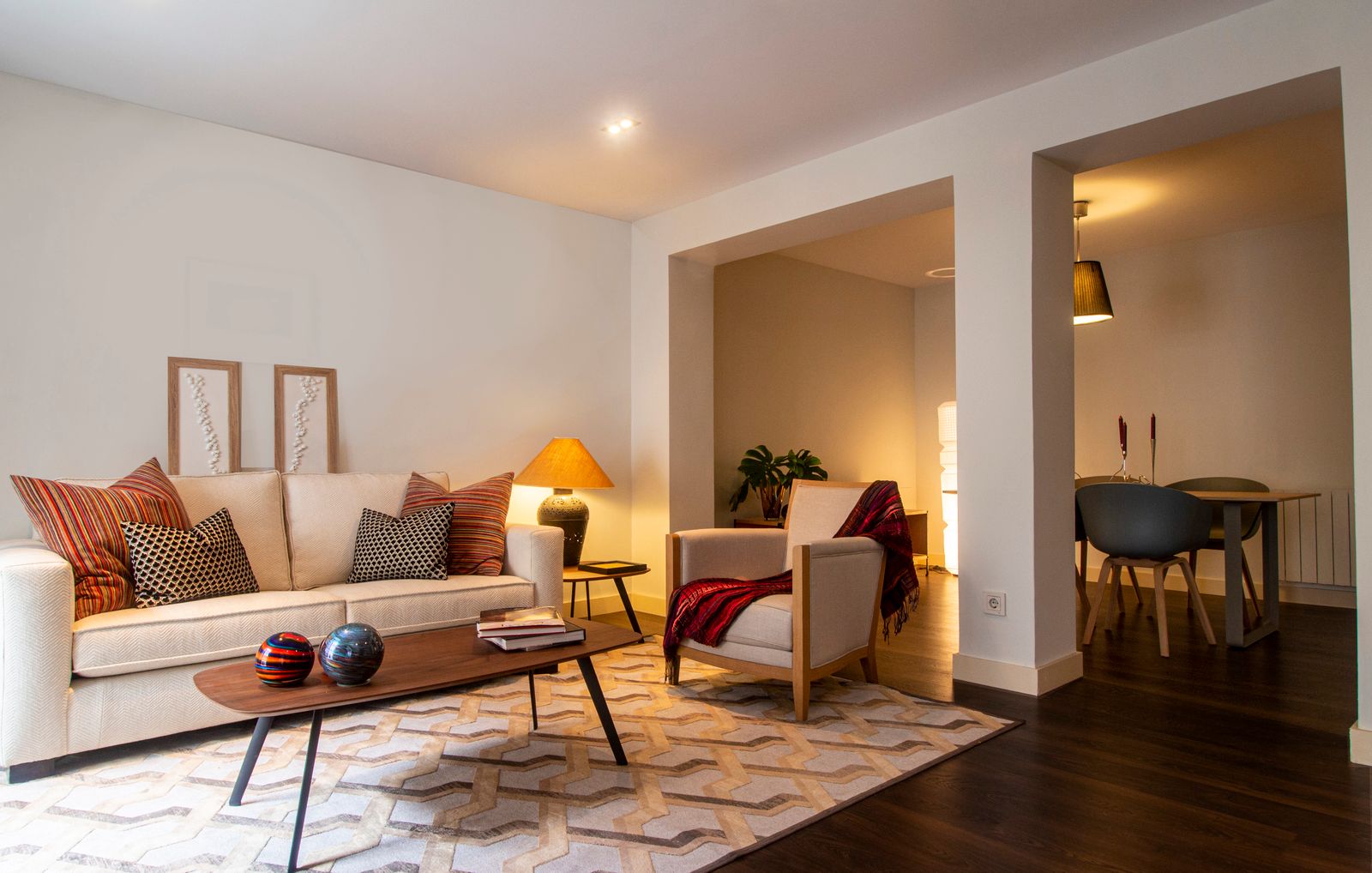 Living room carpet suited to an upright carpet cleaner or a portable spot cleaner